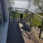 Sama, Balkon Zum Ploener Apartmán