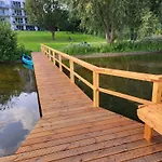 Sama, Balkon Zum Ploener