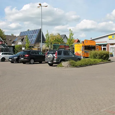 Sama, Balkon Zum Ploener Apartment